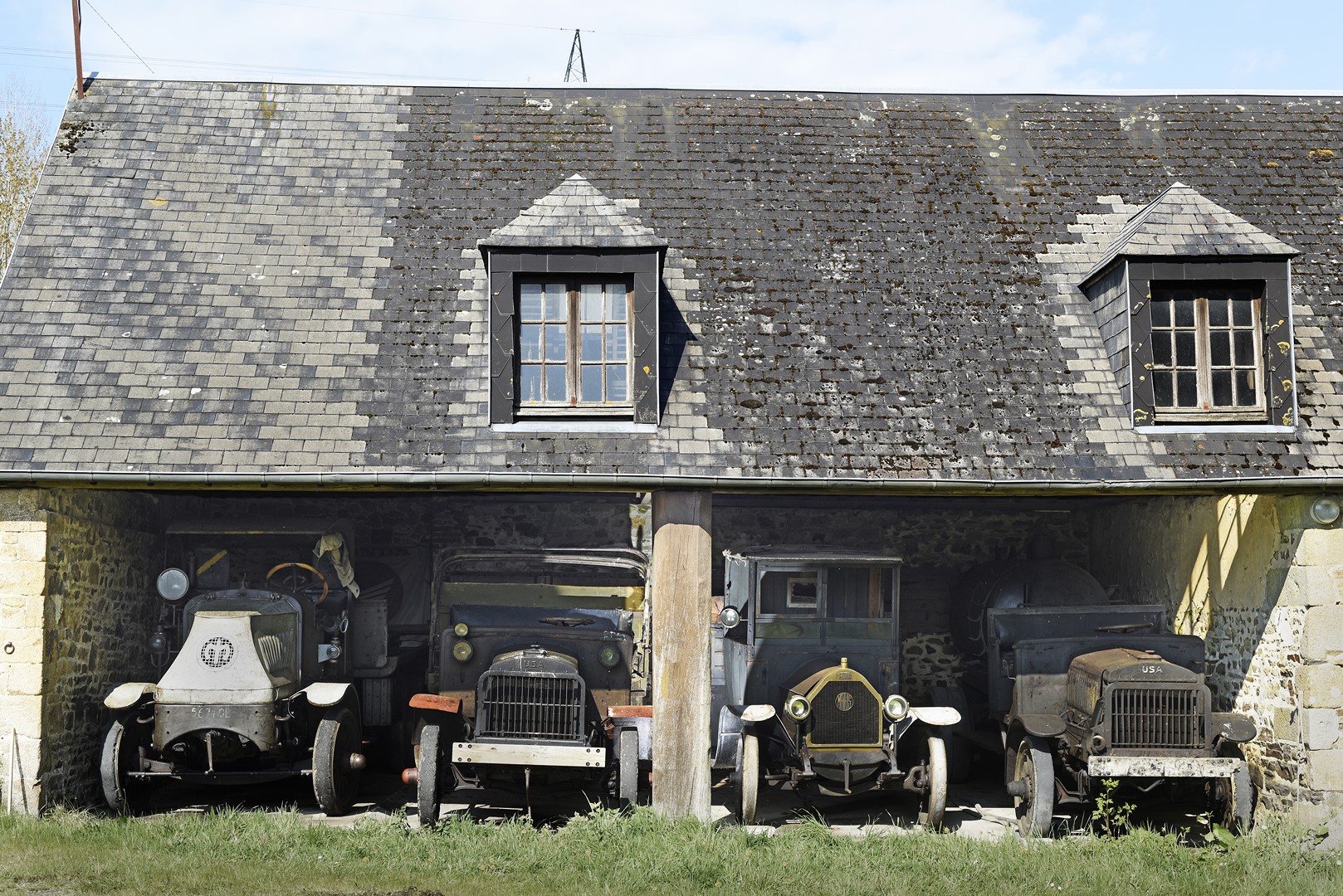 Collection de 31 Véhicules Camions WWI et Autres